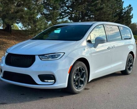 Белый Крайслер Пасифик, объемом двигателя 3.6 л и пробегом 22 тыс. км за 14000 $, фото 2 на Automoto.ua