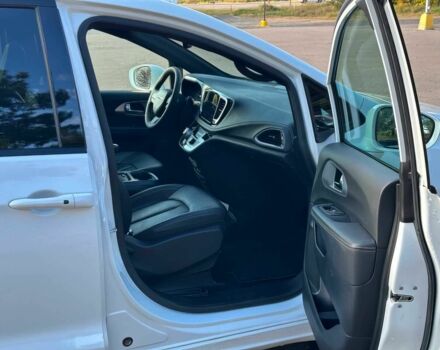 Белый Крайслер Пасифик, объемом двигателя 3.6 л и пробегом 22 тыс. км за 14000 $, фото 7 на Automoto.ua