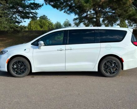 Белый Крайслер Пасифик, объемом двигателя 3.6 л и пробегом 22 тыс. км за 14000 $, фото 3 на Automoto.ua