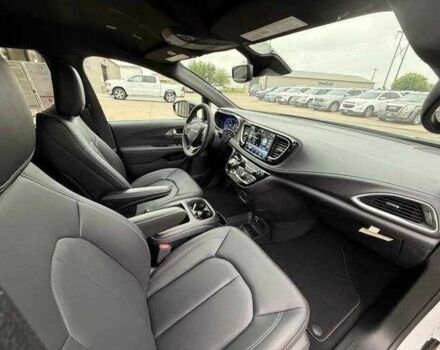 Білий Крайслер Pacifica, об'ємом двигуна 3.6 л та пробігом 12 тис. км за 21500 $, фото 9 на Automoto.ua