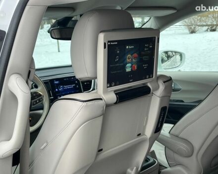 Белый Крайслер Пасифик, объемом двигателя 3.6 л и пробегом 99 тыс. км за 22990 $, фото 27 на Automoto.ua