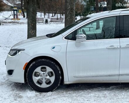 Белый Крайслер Пасифик, объемом двигателя 3.6 л и пробегом 99 тыс. км за 22990 $, фото 12 на Automoto.ua