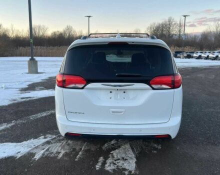 Белый Крайслер Пасифик, объемом двигателя 3.6 л и пробегом 44 тыс. км за 6000 $, фото 5 на Automoto.ua