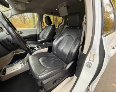 Белый Крайслер Пасифик, объемом двигателя 3.6 л и пробегом 36 тыс. км за 13000 $, фото 9 на Automoto.ua