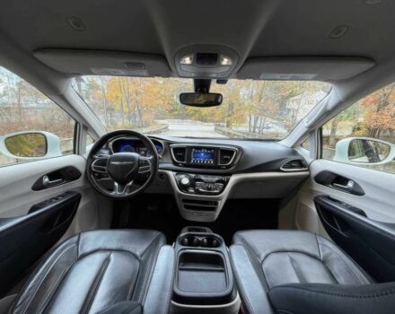 Белый Крайслер Пасифик, объемом двигателя 3.6 л и пробегом 36 тыс. км за 13000 $, фото 7 на Automoto.ua