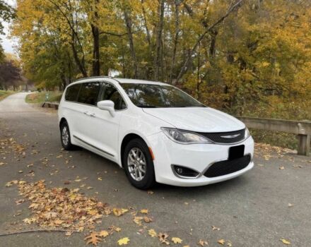 Белый Крайслер Пасифик, объемом двигателя 3.6 л и пробегом 36 тыс. км за 13000 $, фото 2 на Automoto.ua