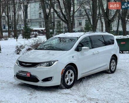 Білий Крайслер Pacifica, об'ємом двигуна 3.6 л та пробігом 99 тис. км за 22990 $, фото 1 на Automoto.ua