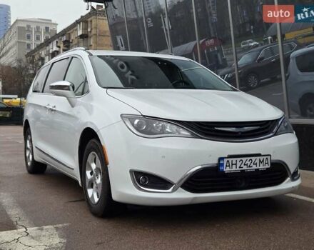 Білий Крайслер Pacifica, об'ємом двигуна 3.6 л та пробігом 99 тис. км за 23900 $, фото 1 на Automoto.ua