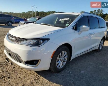 Белый Крайслер Пасифик, объемом двигателя 3.6 л и пробегом 142 тыс. км за 4000 $, фото 1 на Automoto.ua