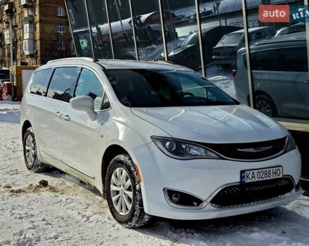 Белый Крайслер Пасифик, объемом двигателя 3.6 л и пробегом 137 тыс. км за 16700 $, фото 1 на Automoto.ua