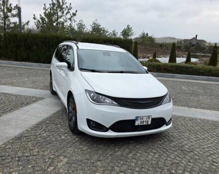 Білий Крайслер Pacifica, об'ємом двигуна 3.6 л та пробігом 81 тис. км за 28000 $, фото 1 на Automoto.ua