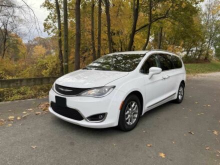 Белый Крайслер Пасифик, объемом двигателя 3.6 л и пробегом 36 тыс. км за 13000 $, фото 1 на Automoto.ua