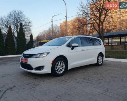 Білий Крайслер Pacifica, об'ємом двигуна 3.6 л та пробігом 121 тис. км за 17999 $, фото 1 на Automoto.ua