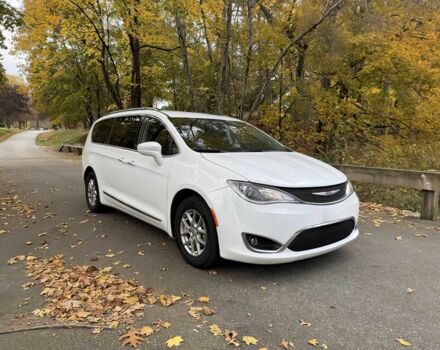 Белый Крайслер Пасифик, объемом двигателя 3.6 л и пробегом 42 тыс. км за 11200 $, фото 1 на Automoto.ua