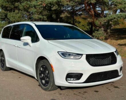 Белый Крайслер Пасифик, объемом двигателя 3.6 л и пробегом 22 тыс. км за 14000 $, фото 1 на Automoto.ua