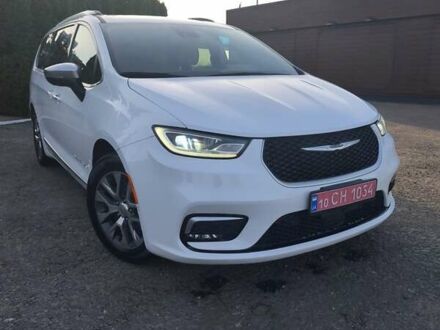 Белый Крайслер Пасифик, объемом двигателя 3.6 л и пробегом 20 тыс. км за 42500 $, фото 1 на Automoto.ua