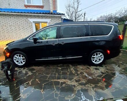 Чорний Крайслер Pacifica, об'ємом двигуна 3.6 л та пробігом 103 тис. км за 19300 $, фото 2 на Automoto.ua