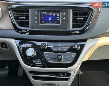 Чорний Крайслер Pacifica, об'ємом двигуна 3.61 л та пробігом 78 тис. км за 15500 $, фото 17 на Automoto.ua