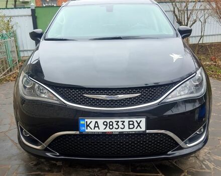 Чорний Крайслер Pacifica, об'ємом двигуна 3.6 л та пробігом 103 тис. км за 19300 $, фото 4 на Automoto.ua