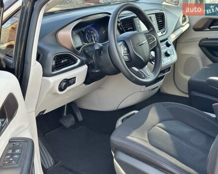 Чорний Крайслер Pacifica, об'ємом двигуна 3.61 л та пробігом 78 тис. км за 15500 $, фото 13 на Automoto.ua