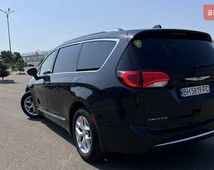 Чорний Крайслер Pacifica, об'ємом двигуна 3.6 л та пробігом 59 тис. км за 17100 $, фото 2 на Automoto.ua