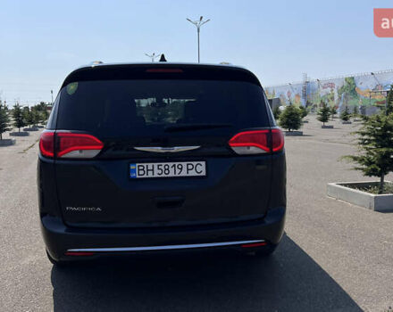 Чорний Крайслер Pacifica, об'ємом двигуна 3.6 л та пробігом 59 тис. км за 17100 $, фото 3 на Automoto.ua