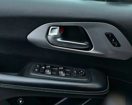 Черный Крайслер Пасифик, объемом двигателя 3.6 л и пробегом 233 тыс. км за 20350 $, фото 16 на Automoto.ua