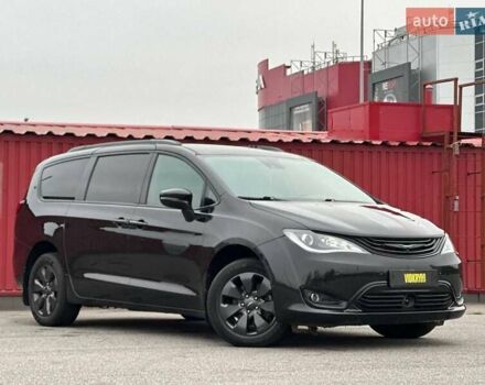 Черный Крайслер Пасифик, объемом двигателя 3.6 л и пробегом 233 тыс. км за 20350 $, фото 1 на Automoto.ua