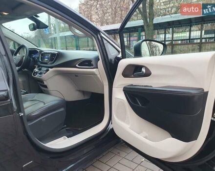 Черный Крайслер Пасифик, объемом двигателя 3.6 л и пробегом 104 тыс. км за 18999 $, фото 29 на Automoto.ua