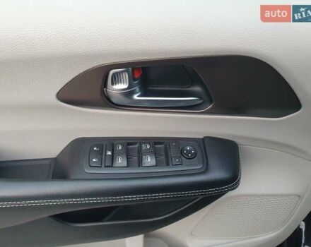 Черный Крайслер Пасифик, объемом двигателя 3.6 л и пробегом 104 тыс. км за 18999 $, фото 69 на Automoto.ua