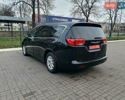 Черный Крайслер Пасифик, объемом двигателя 3.6 л и пробегом 104 тыс. км за 18999 $, фото 5 на Automoto.ua