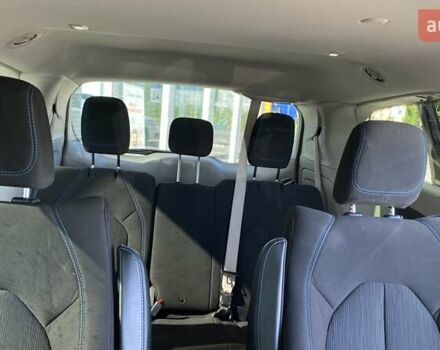 Чорний Крайслер Pacifica, об'ємом двигуна 3.61 л та пробігом 114 тис. км за 33000 $, фото 11 на Automoto.ua