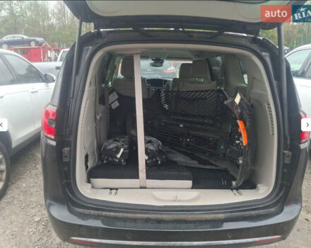 Чорний Крайслер Pacifica, об'ємом двигуна 3.6 л та пробігом 262 тис. км за 14500 $, фото 15 на Automoto.ua