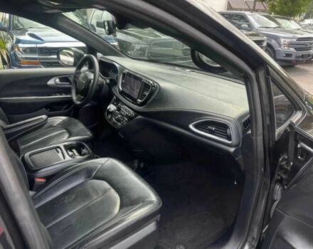 Черный Крайслер Пасифик, объемом двигателя 3.6 л и пробегом 24 тыс. км за 14700 $, фото 7 на Automoto.ua