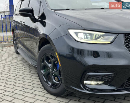 Черный Крайслер Пасифик, объемом двигателя 3.6 л и пробегом 23 тыс. км за 31000 $, фото 1 на Automoto.ua