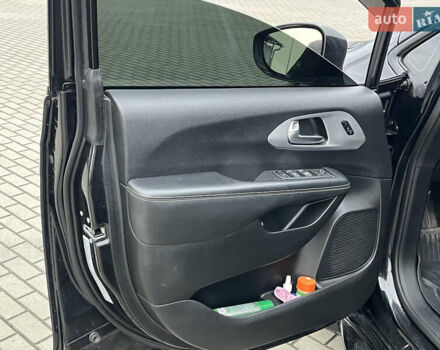 Черный Крайслер Пасифик, объемом двигателя 3.6 л и пробегом 23 тыс. км за 31000 $, фото 19 на Automoto.ua