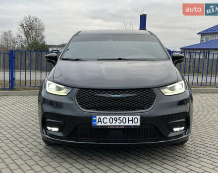 Черный Крайслер Пасифик, объемом двигателя 3.6 л и пробегом 23 тыс. км за 31000 $, фото 3 на Automoto.ua