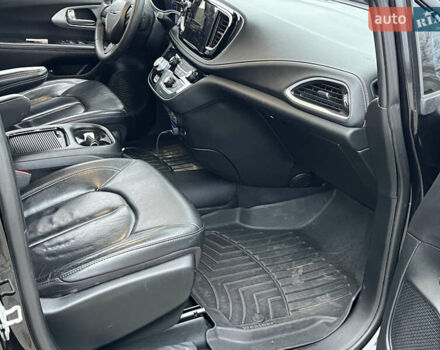 Черный Крайслер Пасифик, объемом двигателя 3.6 л и пробегом 23 тыс. км за 31000 $, фото 24 на Automoto.ua