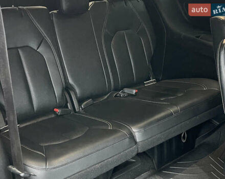 Черный Крайслер Пасифик, объемом двигателя 3.6 л и пробегом 23 тыс. км за 31000 $, фото 21 на Automoto.ua