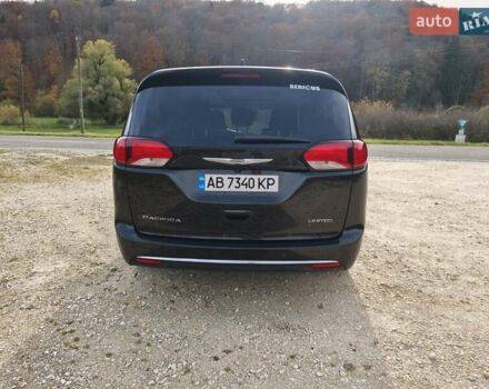 Чорний Крайслер Pacifica, об'ємом двигуна 3.61 л та пробігом 112 тис. км за 25638 $, фото 2 на Automoto.ua