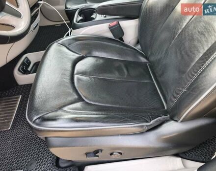 Чорний Крайслер Pacifica, об'ємом двигуна 3.61 л та пробігом 112 тис. км за 25638 $, фото 14 на Automoto.ua