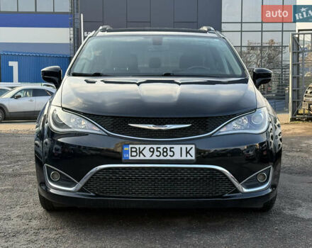 Чорний Крайслер Pacifica, об'ємом двигуна 3.6 л та пробігом 200 тис. км за 21950 $, фото 2 на Automoto.ua