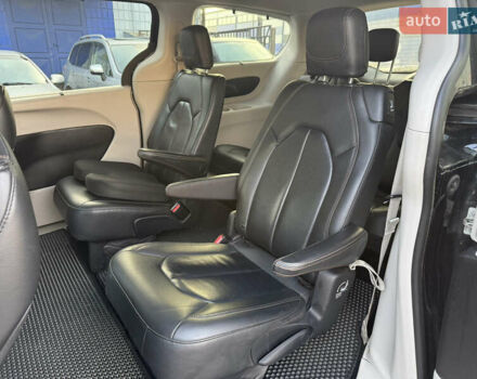 Чорний Крайслер Pacifica, об'ємом двигуна 3.6 л та пробігом 200 тис. км за 21950 $, фото 36 на Automoto.ua