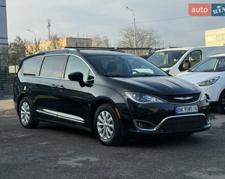 Чорний Крайслер Pacifica, об'ємом двигуна 3.6 л та пробігом 200 тис. км за 21950 $, фото 6 на Automoto.ua