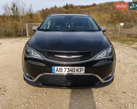 Чорний Крайслер Pacifica, об'ємом двигуна 3.61 л та пробігом 112 тис. км за 25638 $, фото 1 на Automoto.ua