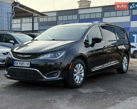 Черный Крайслер Пасифик, объемом двигателя 3.6 л и пробегом 200 тыс. км за 21950 $, фото 1 на Automoto.ua