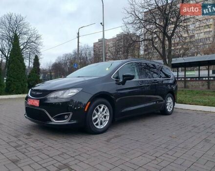 Черный Крайслер Пасифик, объемом двигателя 3.6 л и пробегом 104 тыс. км за 18999 $, фото 1 на Automoto.ua