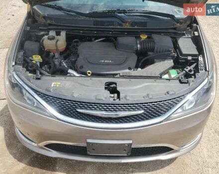 Коричневый Крайслер Пасифик, объемом двигателя 3.6 л и пробегом 86 тыс. км за 3000 $, фото 11 на Automoto.ua