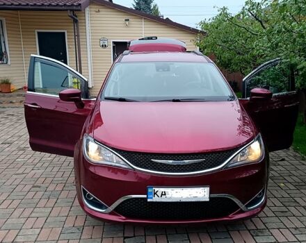Червоний Крайслер Pacifica, об'ємом двигуна 3.6 л та пробігом 111 тис. км за 18900 $, фото 5 на Automoto.ua