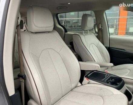 Крайслер Пасифик, объемом двигателя 0 л и пробегом 199 тыс. км за 13400 $, фото 23 на Automoto.ua